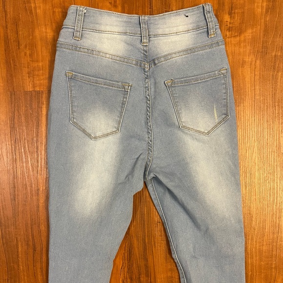 Fashion Nova Bob High Waist Light Blue Stone Wash Distressed Skinny Jeans 1/2 - Picture 9 of 10